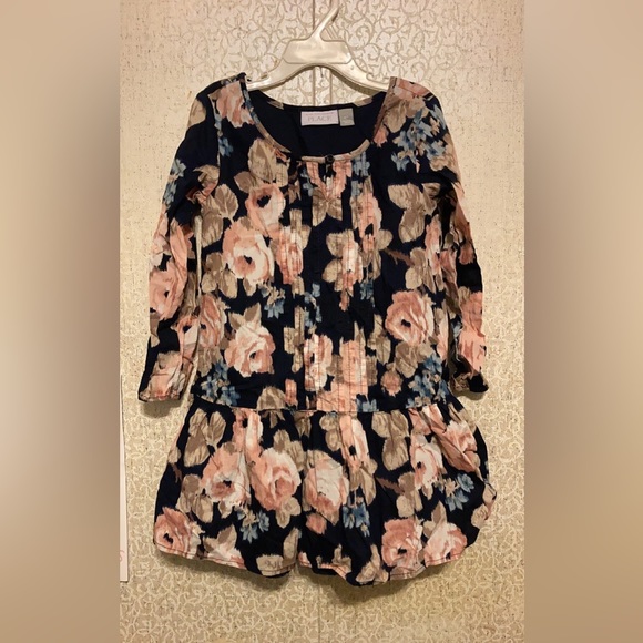 Girls dress